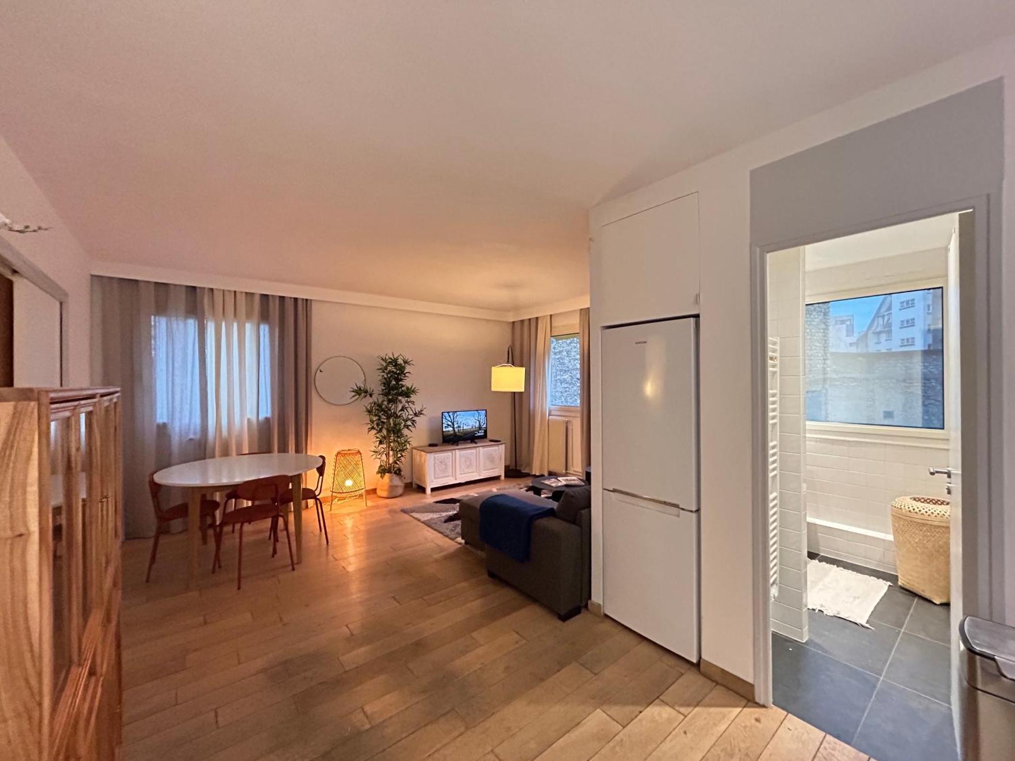 Big Apartment Eiffel Tower View Paris Exterior foto