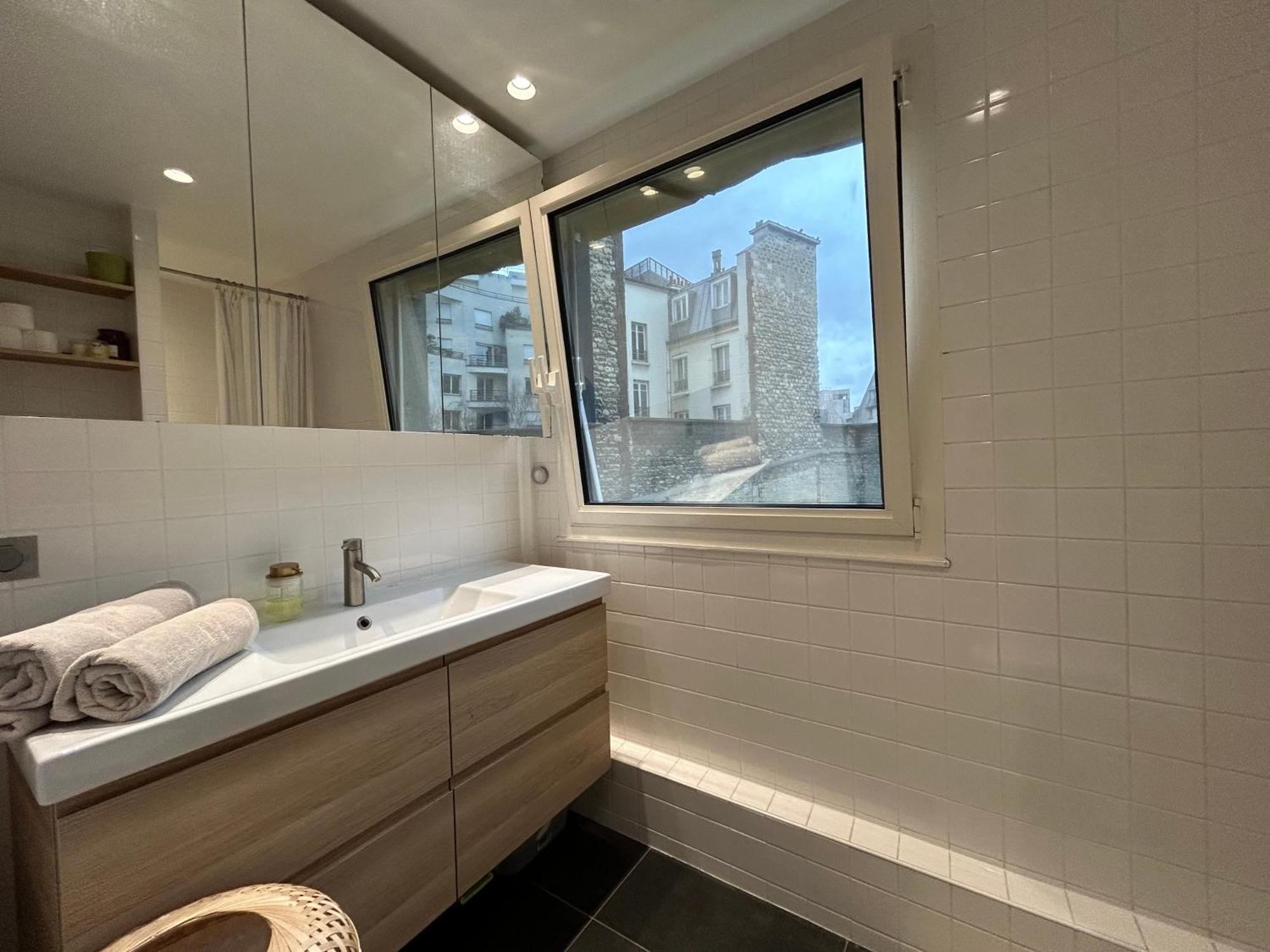 Big Apartment Eiffel Tower View Paris Exterior foto